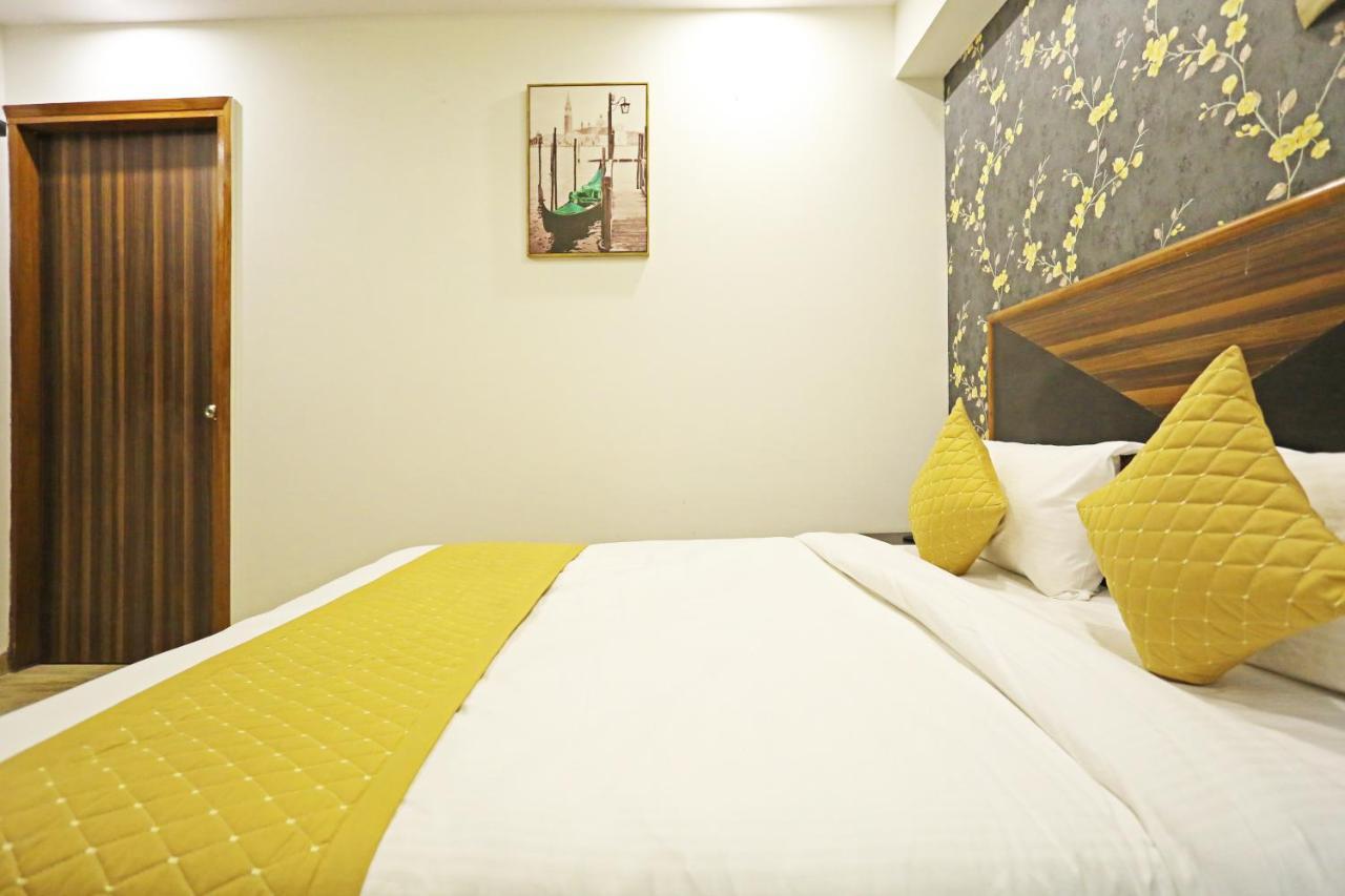 Hotel La Casa Delhi Airport นิวเดลี ภายนอก รูปภาพ